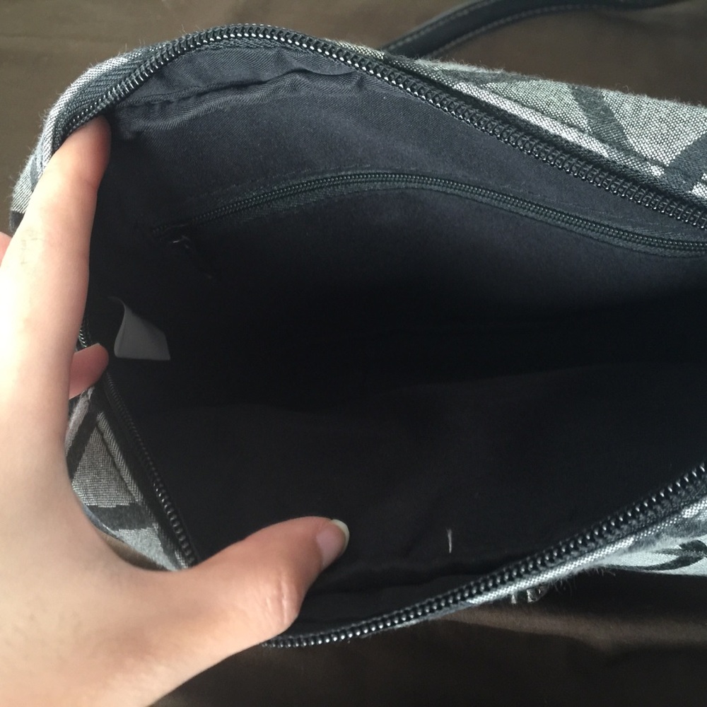 Brand new/ unworn Gray Crossbody Purse Bag - Picture 3 of 6